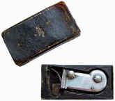 bloodletting, spring lancet , Shade presentation, silver, case open.jpg (94815 bytes)