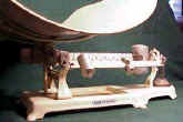 scale, doctor's baby scale, c. 1930.jpg (41651 bytes)